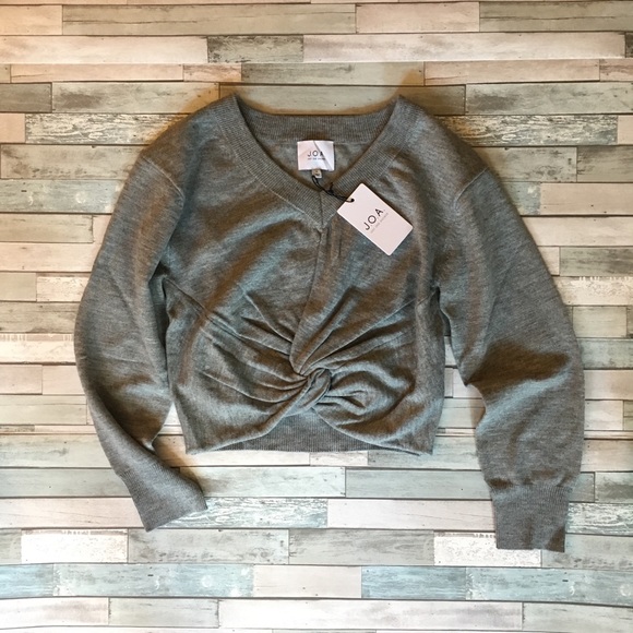 J.O.A Twist Front sweater - Picture 2 of 3